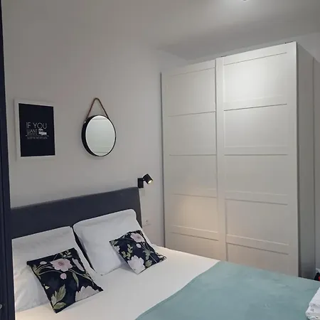 Teuta House 펜션 자다르