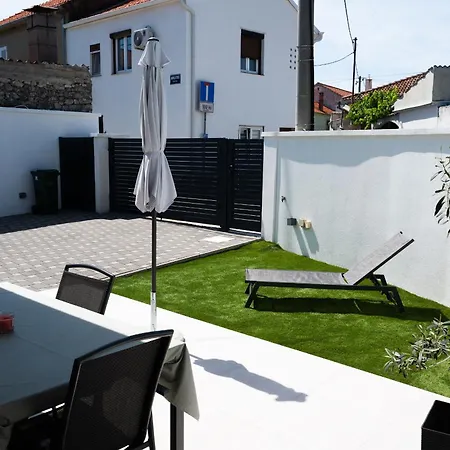 Nyaraló Teuta House *