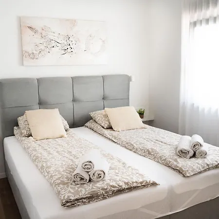 Teuta House Nyaraló