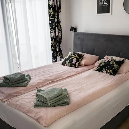 Nyaraló Teuta House *