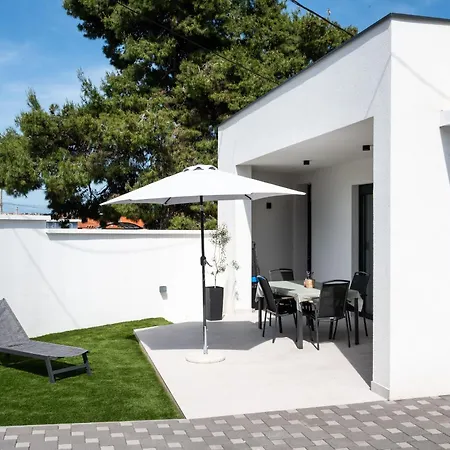 Teuta House Nyaraló