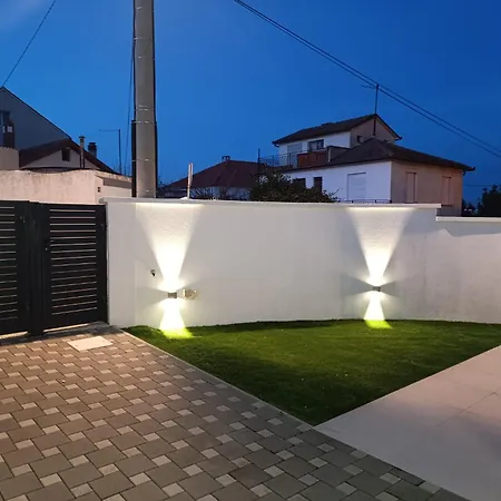 Будинок відпочинку Teuta House Задар