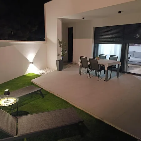 בית נופש Teuta House *